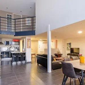 https://loft-duplex-102-m2-en-rdc.hotels-rhonealpes.com